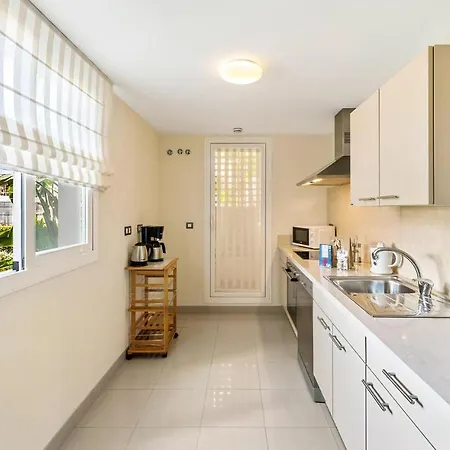 Cozy In With Kitchenette Apartment *